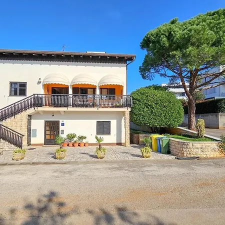 Appartamento Natasa Two